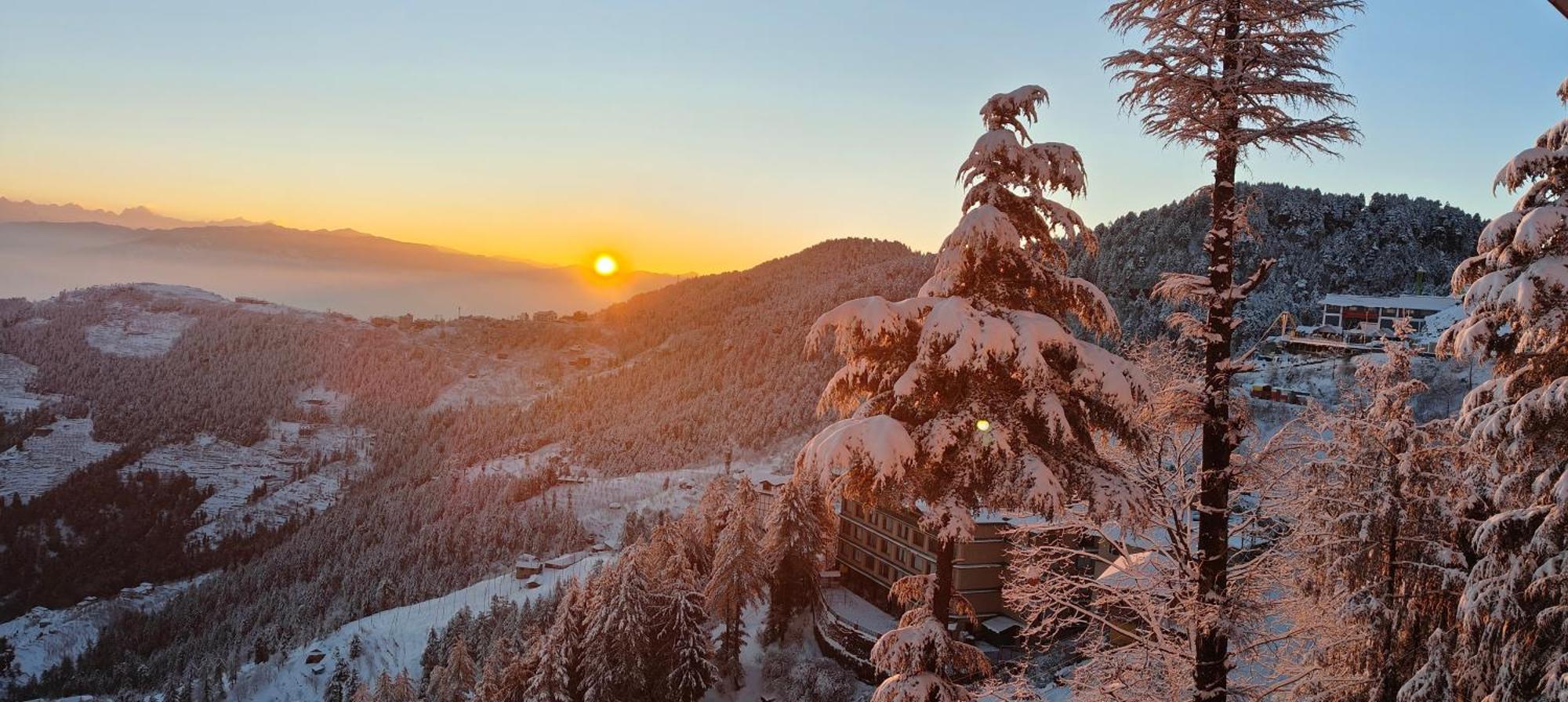 Hotel Treebo Shimla Ayurvedic Retreat Kufri Zewnętrze zdjęcie